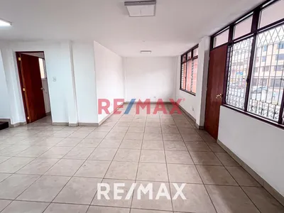 Alquiler De Local En  Santiago De Surco 183 M2