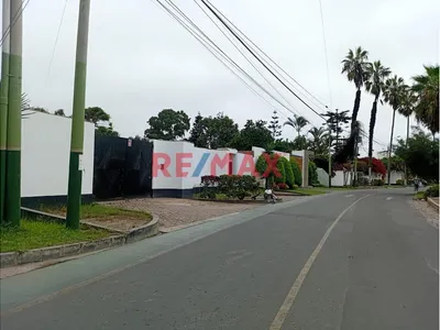 Venta De Casa Como Terreno En La Encantada De Villa Chorrillos - 1910 M2