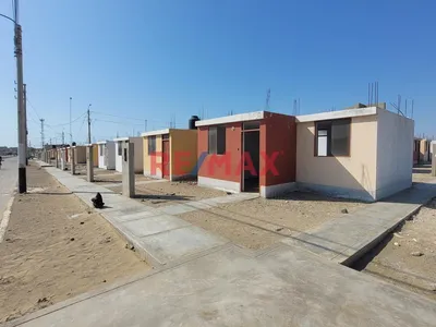 Casa En Venta -  Condominio Las Palmeras De Puerto Malabrigo / 90 M2 / S/. 45,000
