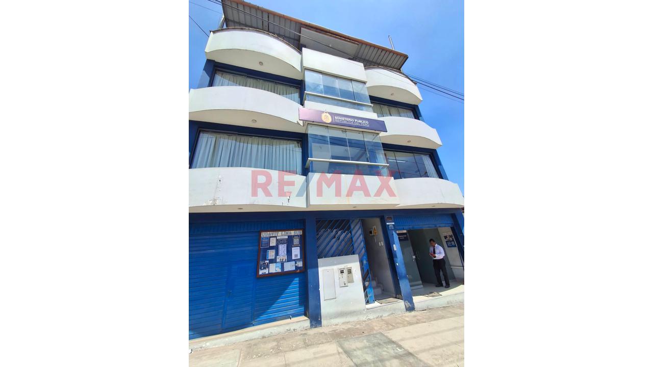 Vendo Amplio Local Comercial De 470M² En Vmt | 3 Pisos Mas Azotea