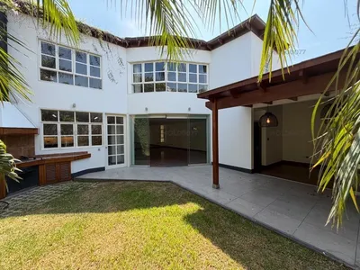 Venta de Casa en Santiago de Surco - Lima 3 Dormitorios