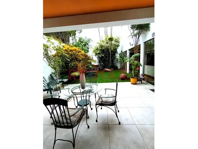 Vendo Departamento Todo El Primer Piso Con Terraza Y Jardín San Isidro