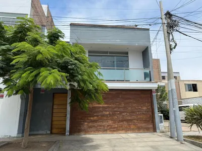 Venta de Casa en Chorrillos - Lima 6 Dormitorios