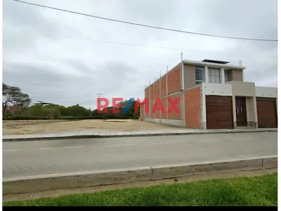 Vendo Terreno  De 184 M2 En Urb Residencial Acacias Miraflores Castilla