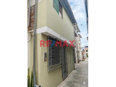 🏡🏡Se Vende Casa En Urb. Villa California En Toda La Av. Grau De Castilla A Solo S/ 200 Mil Soles 💵 💵 (6X12)