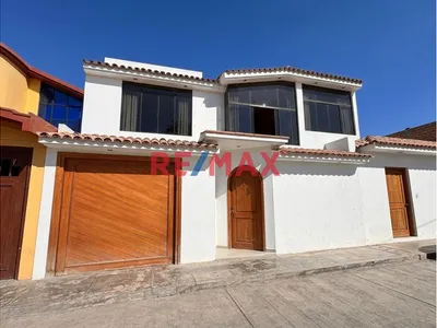 Casa De 2 Pisos En Venta Urb. El Ingeniero I