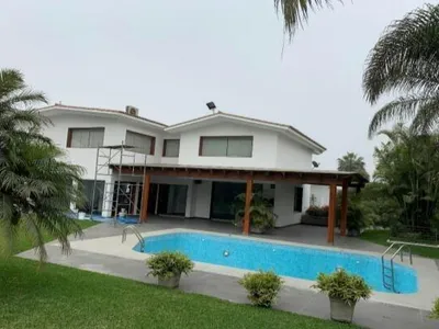 Venta de Casa en La Molina - Lima 4 Dormitorios