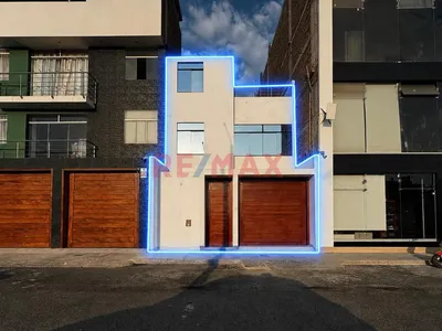 Casa Multifamiliar En Venta - Urb Atos Del Valle Centenario