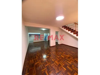 Casa De Tres Pisos En Venta En Quinta Urbanización Balconcillo La Victoria