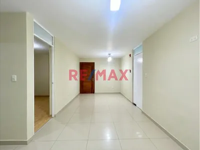 Departamento En Primer Piso Con Dos Cocheras