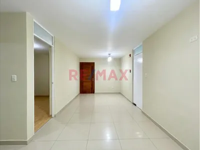 Departamento En Primer Piso Con Dos Cocheras