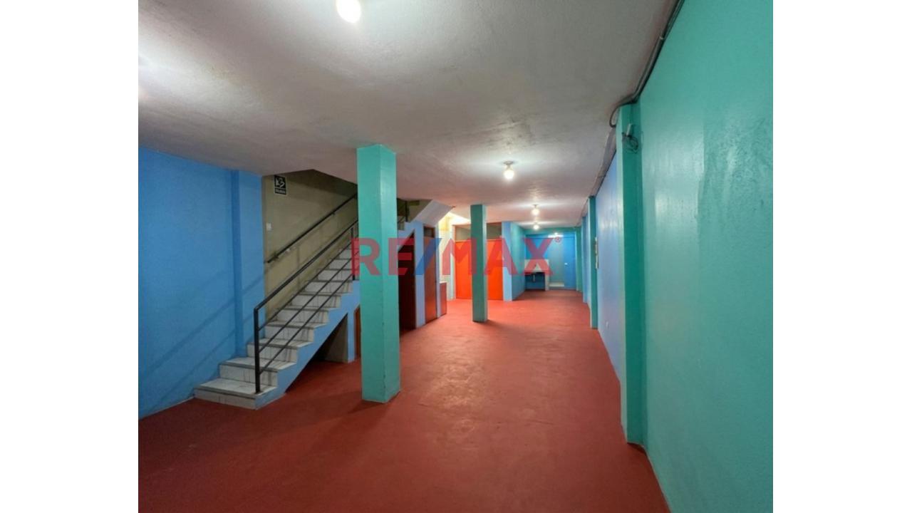 Se Alquila Local Comercial De 3 Pisos En La Esperanza Parte Baja - A Media Cuadra De La Av. Indoamérica S/2,000
