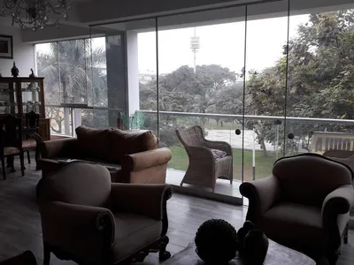 Venta de Departamento en Santiago de Surco - Lima 5 Dormitorios