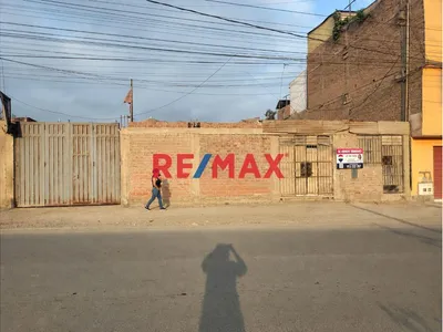 Oportunidad En Av Manchay Terreno 947M2