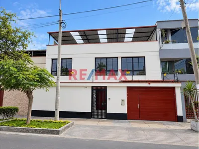Alquiler Casa En En San Borja | Amplitud, Ubicación, Recien Remodelada (Ideal Para Negocio)