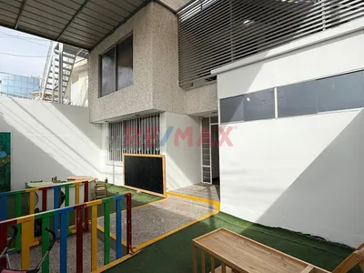 Casa De 2 Pisos Para Negocio Comercial
