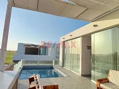 Casa De Playa Frente Al Mar, En Venta En Costa Palmeras