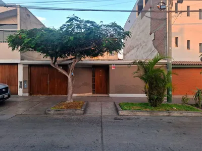 Venta de Casa en Santiago de Surco - Lima 3 Dormitorios