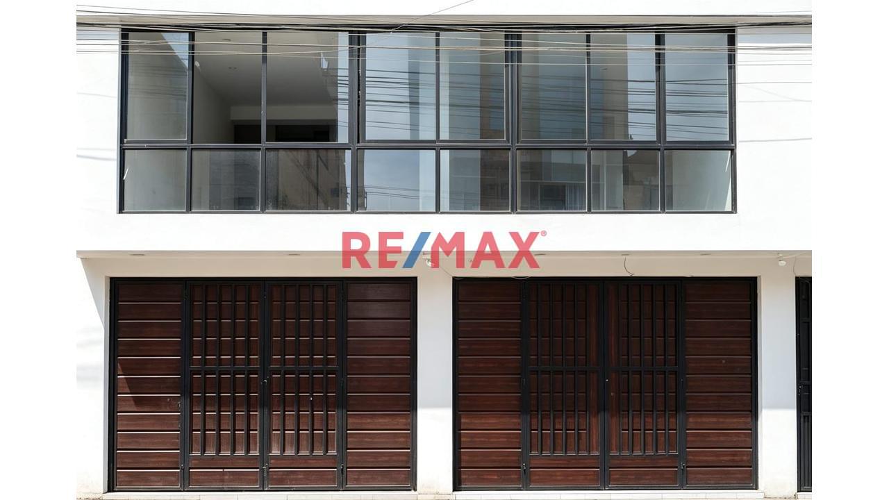 *¡Alquiler De Amplio Local Comercial En Puente Piedra!*