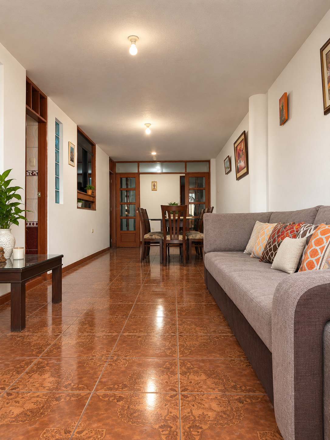 ¡Amplia casa con 7 habitaciones | Urb. Alto Mochica!