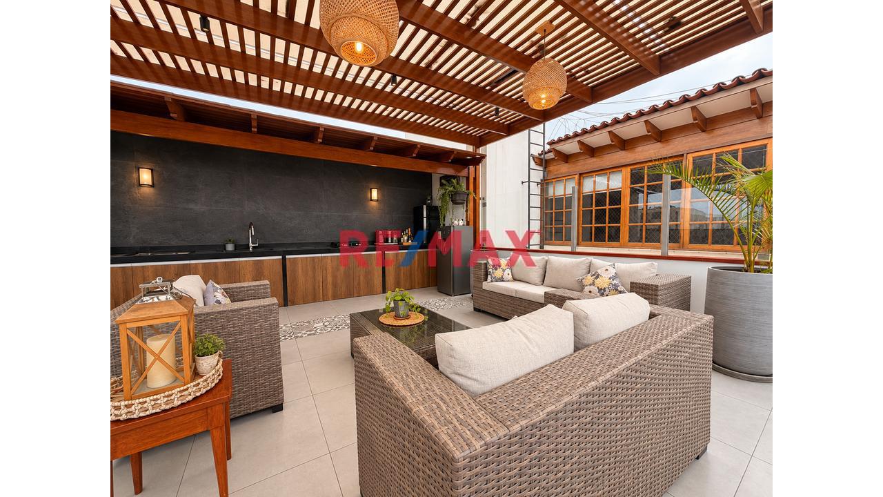 Venta Duplex 235 M² Urb. Tambo De Monterrico - Remodelado Con Acabados De Lujo