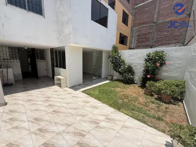 Venta de Casa en Santiago de Surco - Lima 3 Dormitorios