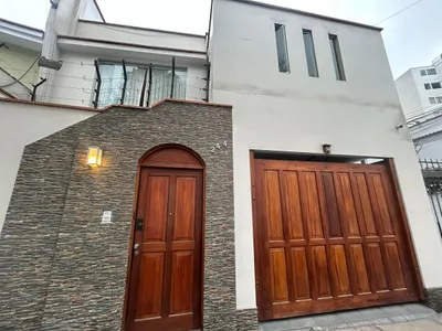 Venta de Casa en Surquillo - Lima 5 Dormitorios