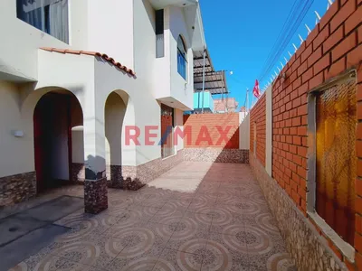 Se Alquila Casa Para Empresas A Una Cuadra De La Plaza Principal De Congata