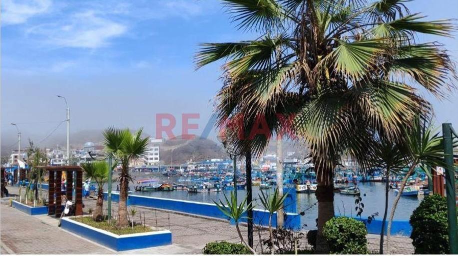 Venta de Casa en Pucusana - Lima 5 Dormitorios 