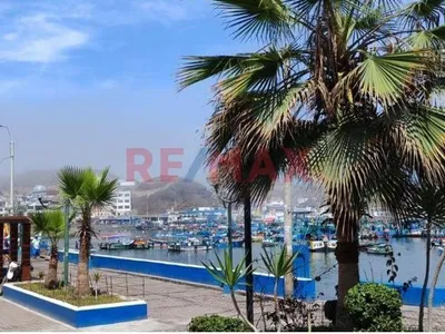 Venta de Casa en Pucusana - Lima 5 Dormitorios 