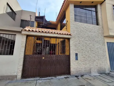 Venta de Casa en San Juan de Miraflores - Lima 6 Dormitorios