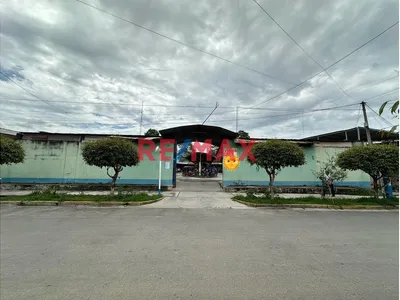 Se Vende Amplio Terreno Bien Ubicado Para Negocio Y/O Construccion