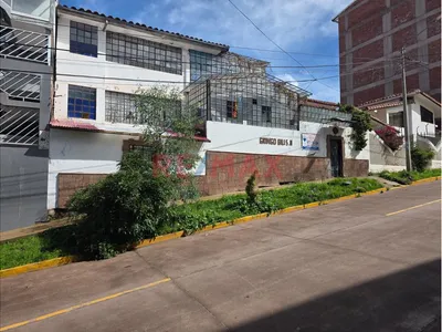 💥🏡 ¡Gran Oportunidad Para Inversionistas! Venta De Propiedad Frente Al Parque De 272M2 Doble Fachada En Urb. Larapa