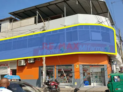 Amplio Local Para Empresa En 2Do Piso Puente Capricornio 170M2