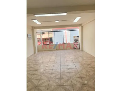 Alquiler – Local Corporativo 800 M² | Parque Industrial – Cusco