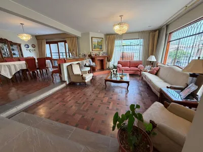 Venta de Casa en La Molina - Lima 7 Dormitorios