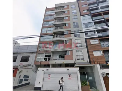 Surquillo – Urb. Limatambo -  Departamento En Venta En Primer Piso