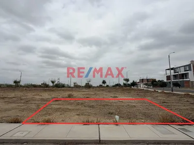 Venta De Terreno En Urb.Boulevard Park Plaza Q2 - 122.5 M2