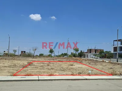Terreno en venta · Miraflores, Castilla · 123 m²