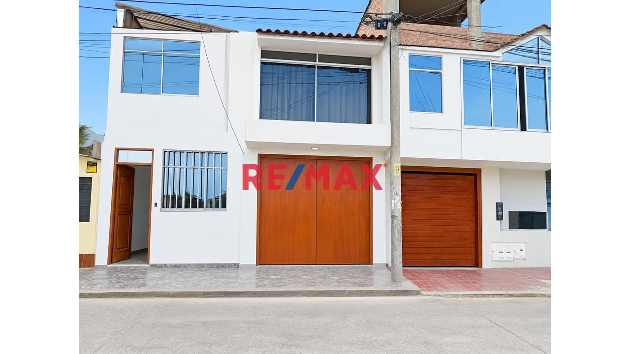 Venta De Casa De 2 Pisos,En El Alto Trujillo. At.140M2 $110,000 Dólares