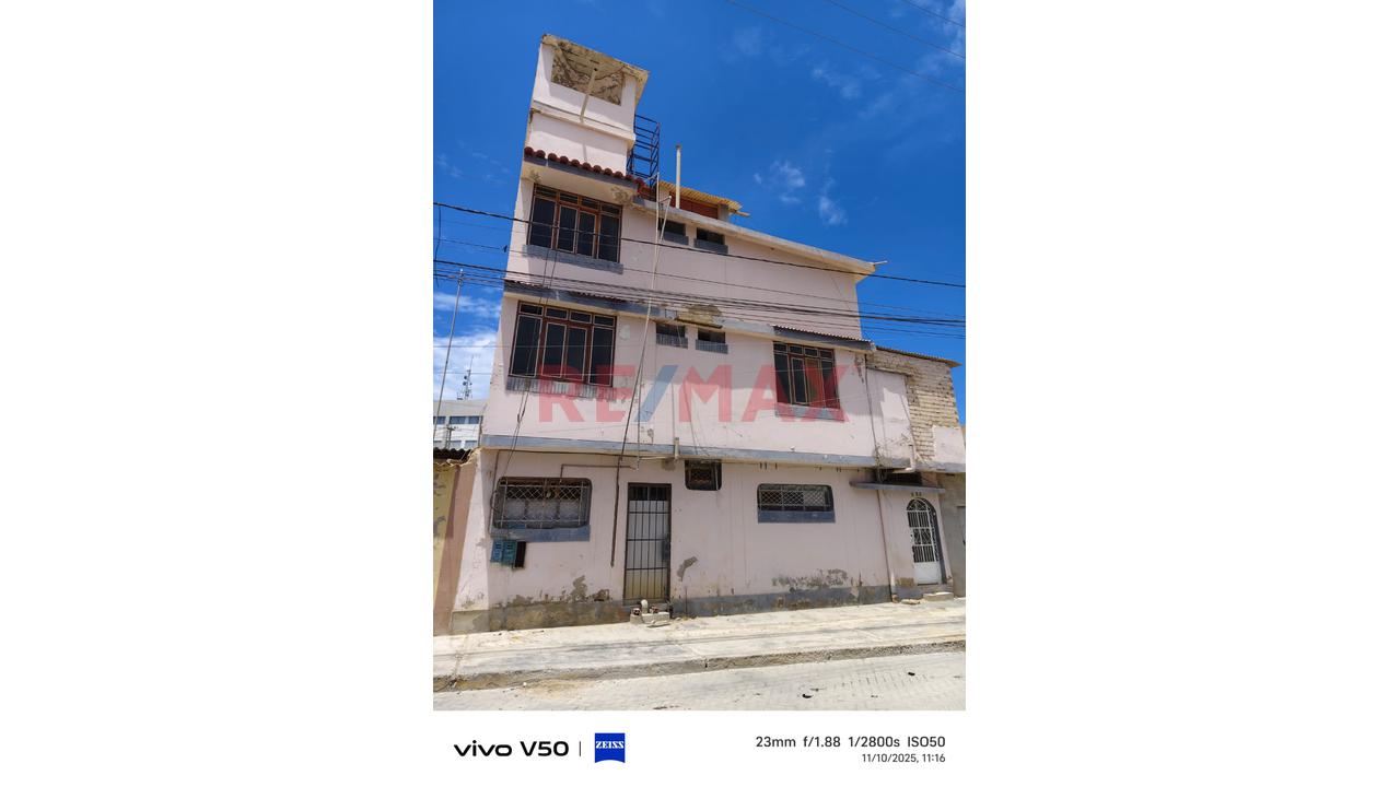 Venta De Casa Tres Pisos De Calle A Calle Para Proyeccion De Negocio - Talara
