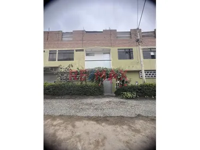 En Venta Casa En Esquina Pachacamac