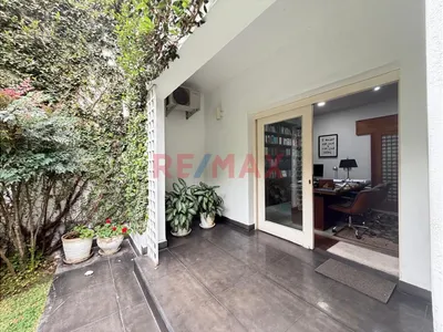 🏡 Casa Con Excelente Ubicación En San Isidro – Ideal Para Vivienda U Oficina