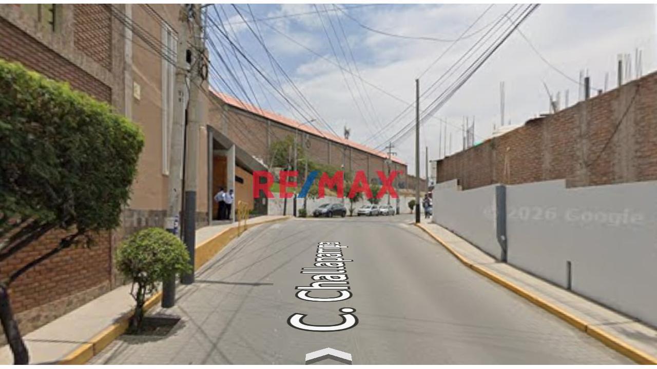 🏡✨ ¡Casa En Venta En Residencial Cerrada – Challapampa! ✨