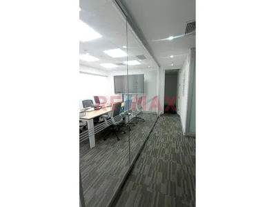 Se Vende Oficina En Miraflores Con Excelente Conectividad A Través De La Vía Expresa, Metropolitano Y Principales Avenidas