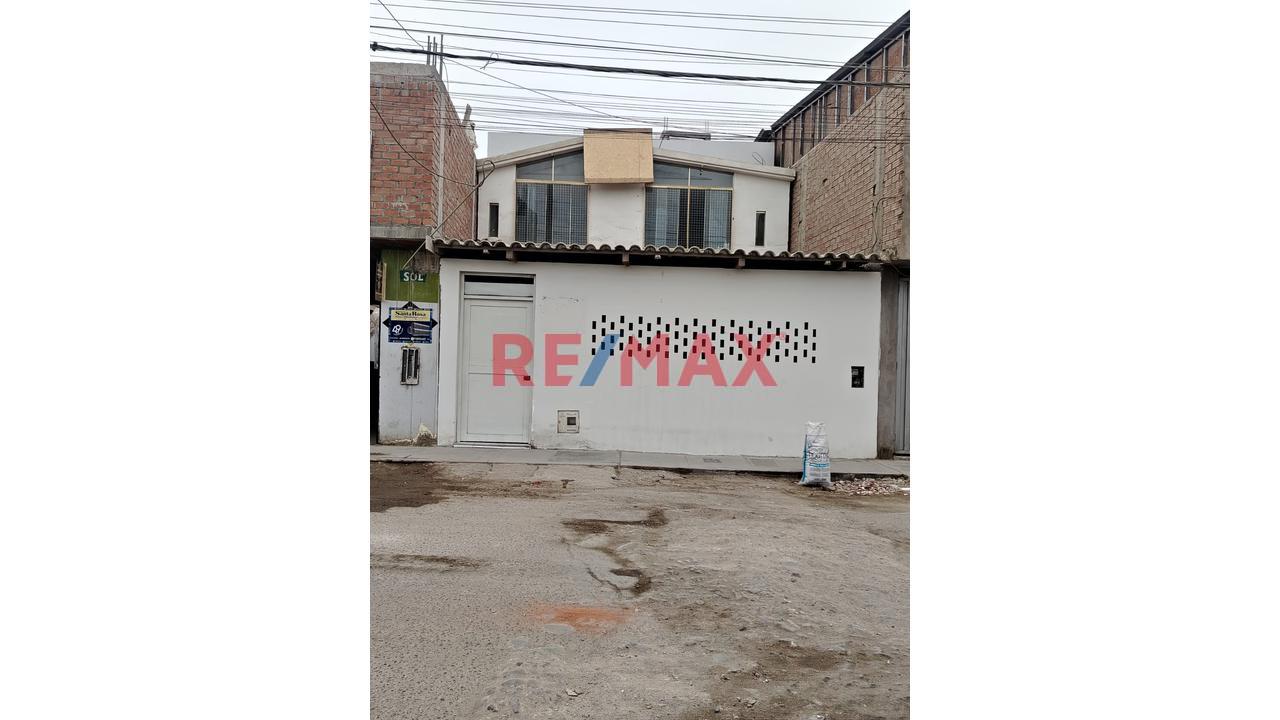 Casa En Venta En Puente Piedra – 5 Dormitorios, Cochera Y Amplio Jardín | Us$147,000