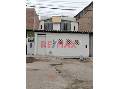Casa En Venta En Puente Piedra – 5 Dormitorios, Cochera Y Amplio Jardín | Us$147,000