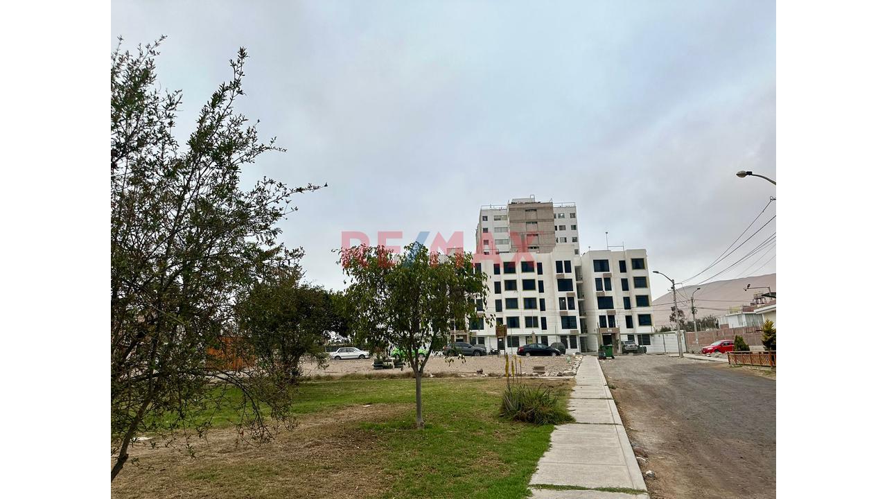 Venta De Departamento En Primer Piso En Condominio.