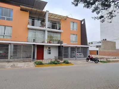 Vendo Casa 165.59 M2 Ao Y 13.20 M2 Estacionamiento Urb. Soliluz Trujillo