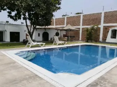 Casa en venta · Calle Riviera N 1, La Molina · 1000 m², 3 dorm.